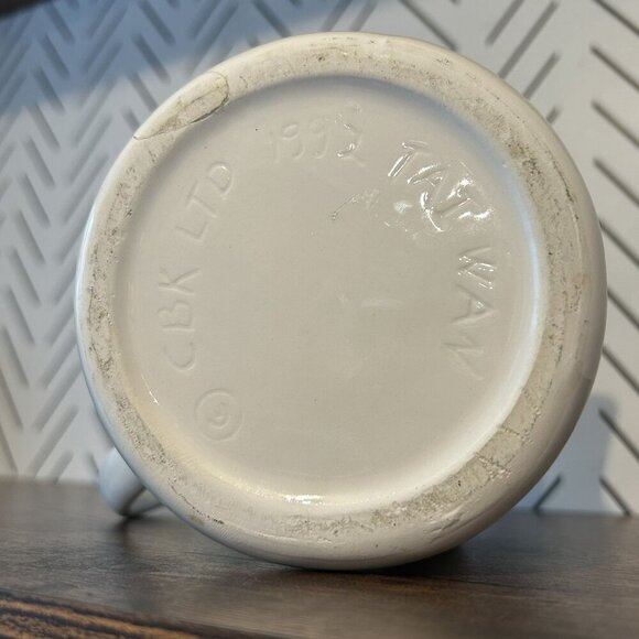 VTG Ceramic Seashells Starfish Pitcher Raised White 1993 CBK Taiwan Beach House - Picture 8 of 11